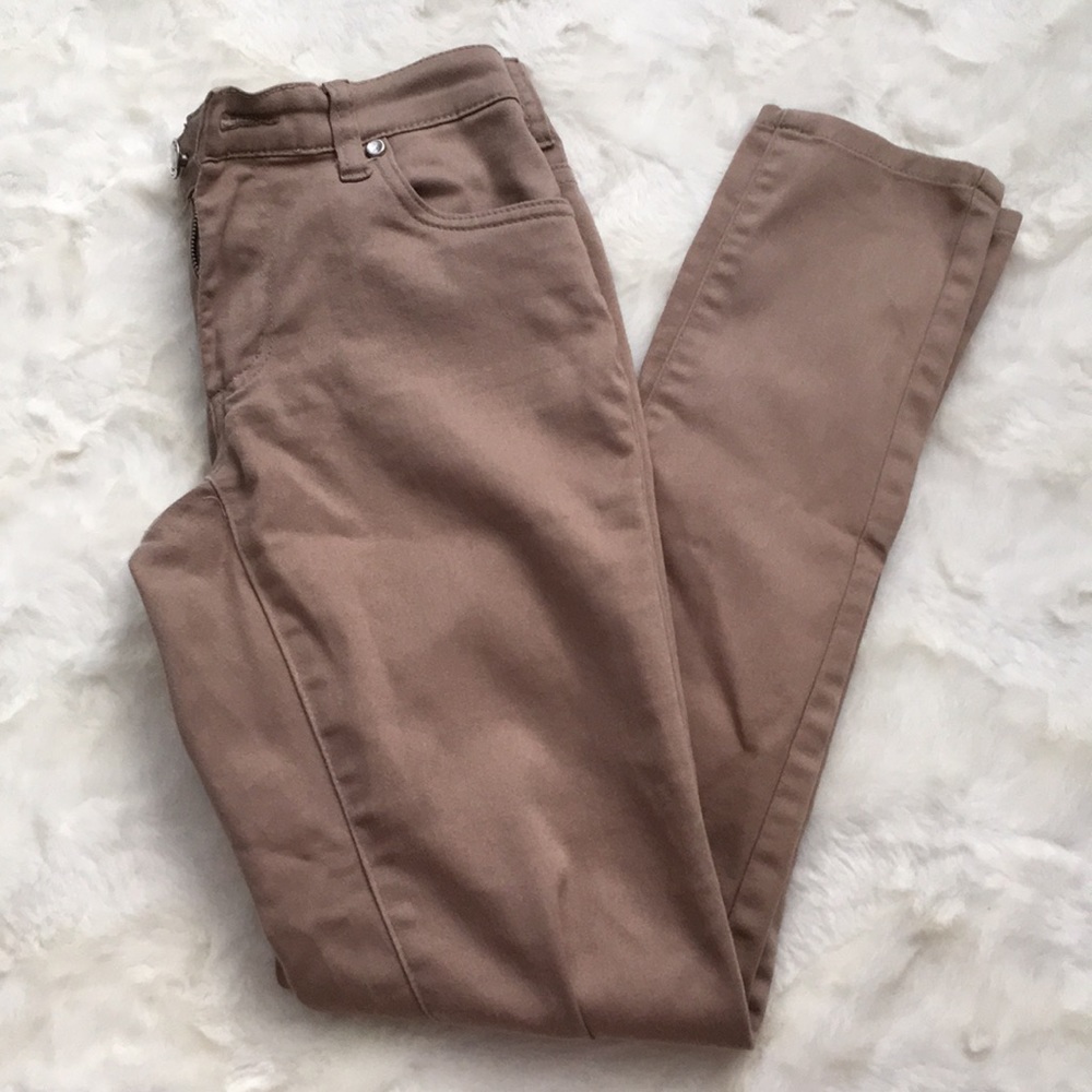 ⛔️ SOLD ⛔️ Venus Skinny Jeans Size 2 Khaki